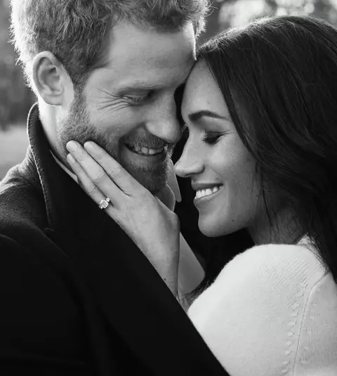Meghan Markle, criticată fiindcă și-a modificat inelul de logodnă! Prințul Harry l-a creat special pentru ea!