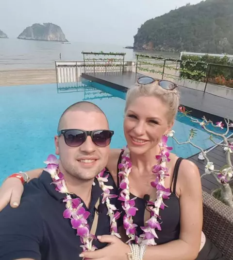 Hannelore de la INSULA IUBIRII şi-a pus silicoane. Cum arată în costum de baie