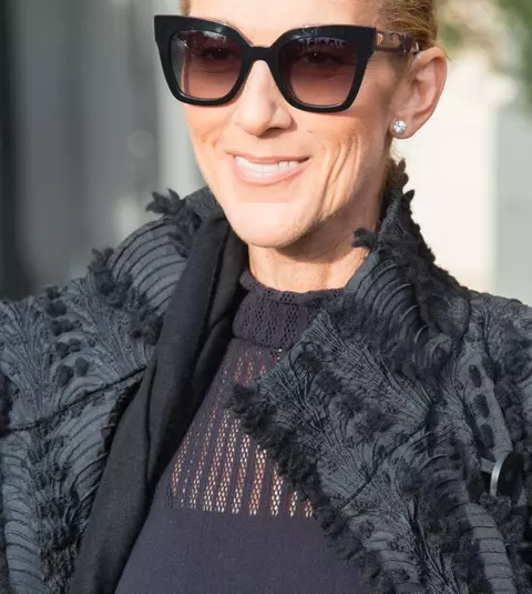 Céline Dion, în costum de baie pe străzile Parisului! La 51 de ani, artista este tot mai îndrăzneață