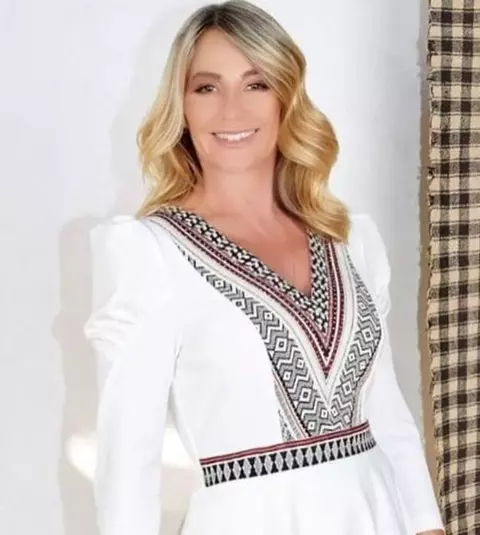 La 57 de ani, Nadia Comăneci arată senzațional în costum de baie. A atras toate privirile pe plajă