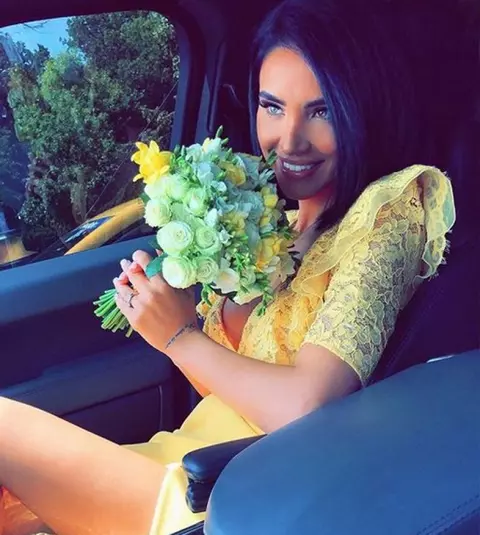 Adelina Pestriţu va avea şase domnişoare de onoare la nuntă, printre care şi câteva vedete. Ce reguli le-a impus viitoarea mireasă  