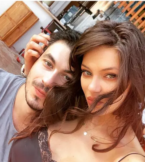 Vica Blochina l-a trimis pe Edan, fiul ei şi al lui Victor Piţurcă, în vacanţă cu fratele vitreg, Alex şi Cristina Ich