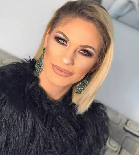 Hannelore de la Insula iubirii este transformată total. Cum arată după ce și-a pus silicoane