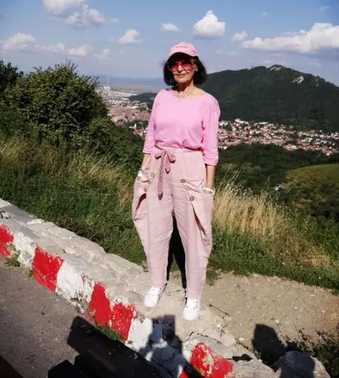 Marina Voica a împlinit ieri 83 de ani şi este la fel de cochetă ca-n anii '70 / Fuego i-a transmis un mesaj emoţionant de ziua ei