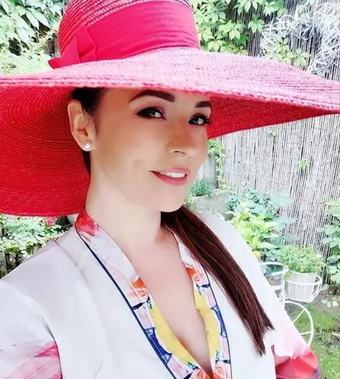 Andreea Marin, mai sexy ca niciodată! „Zâna” a apărut cu sutienul și portjartierul la vedere