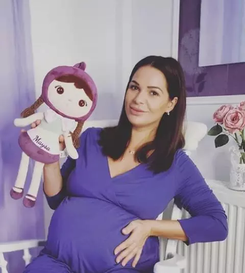 Prima imagine cu fetița Deei Maxer. Vedeta a fost externată: ”Tati a avut mai multe emoții decât mine”