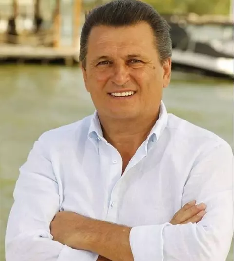 Pe Nea Mărin îl cunoaște toată lumea, dar iată cum arată soția lui! Cei doi sunt împreună de aproape 40 de ani
