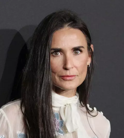 Demi Moore a dezvăluit cine a violat-o când avea 15 ani. Bărbatul a „cumpărat-o” cu 500 de dolari de la mama ei