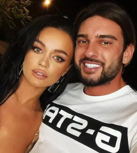 Babs, iubita lui Dorian Popa, a recunoscut toate operațiile estetice. Cum arăta înainte