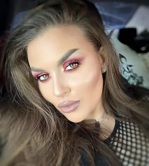 Oana Radu infirmă că are un nou iubit la trei luni de la moartea lui Alin. Cine este bărbatul cu care a apărut