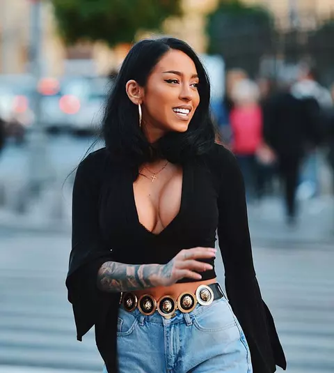 De la 18 ani, Ruby a suferit 3 operații la sâni. Cântăreața a avut de suferit: "Nu am purtat bustiera, am avut carne vie"