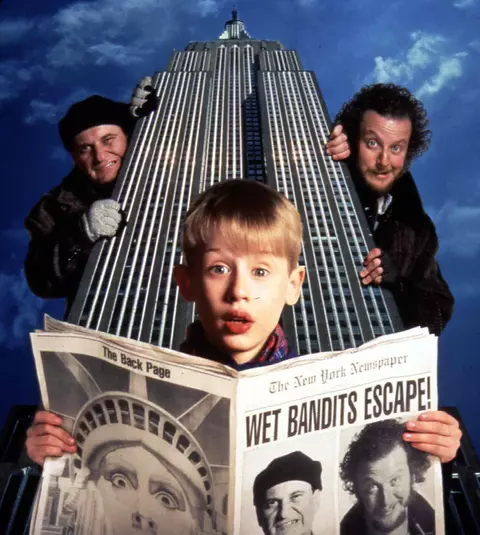 Ţi-l mai aminteşti pe Harry, hoţul simpatic din SINGUR ACASĂ? Cum arată actorul Joe Pesci acum, la 76 de ani