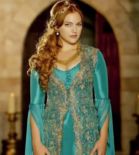 O mai ții minte pe sultana Hurrem din serialul turcesc Suleyman Magnificul? La 36, actrița de ani este de nerecunoscut!