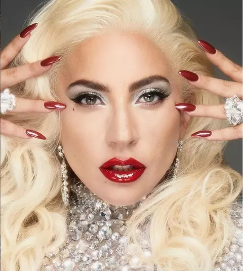 Lady Gaga, de 6 zile la autoizolare, alături de noul iubit, de teama coronavirusului! "Încercați să nu dați virusul mai departe"