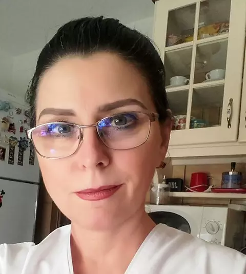 A lăsat scena pentru a lupta împotriva noului coronavirus. Solista Corina Elena Badea este medic primar la Spitalul Județean din Tulcea: ”Am învățat din nepregătirea altora”