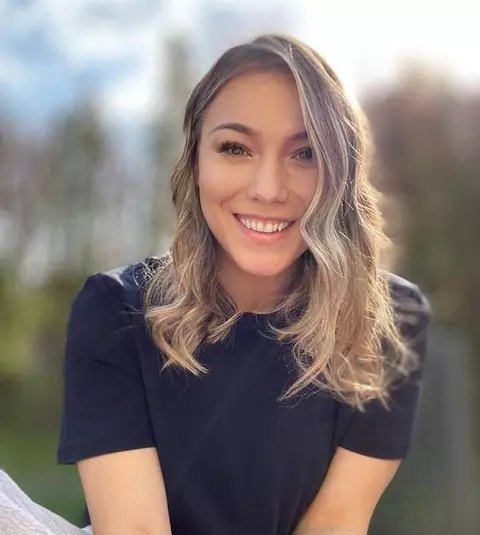 Monica Roșu este însărcinată pentru prima dată. Fosta gimnastă a dat marea veste, în direct, la TV: ”Undeva în mai s-a întâmplat fericitul eveniment”