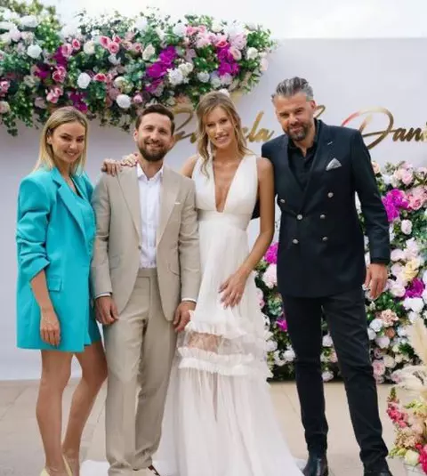 De ce au lipsit Dani Oțil și Gabriela Prisăcariu de la nunta nașilor lor, Roxana Ionescu și Tinu Vidaicu