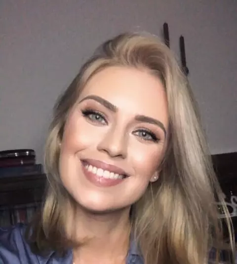 Ce face Andreea Liptak la 10 ani de când a dispărut de la TV. Fosta prezentatoare a devenit milionară în euro: "Și ceapă aș fi vândut, dacă asta mi-ar fi ajutat familia"