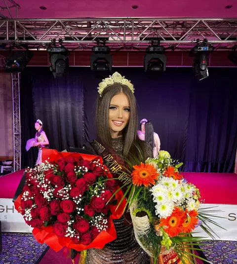 Cine este Bianca Drăghiciu. A câștigat titlul de Photomodel of the World, la doar 17 ani / EXCLUSIV