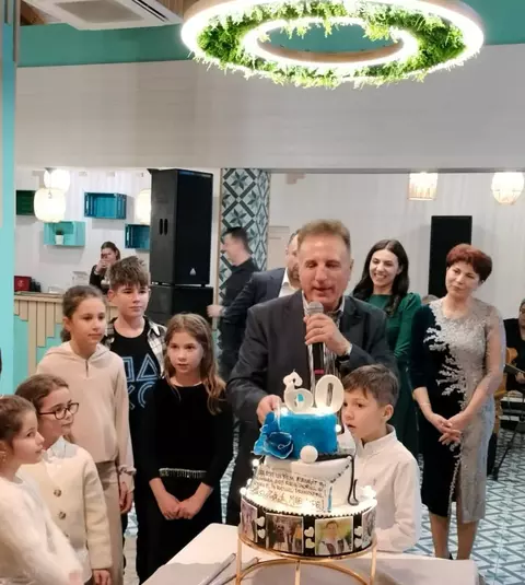 Constantin Enceanu a împlinit 60 de ani: ”Cel mai important cadou a venit din partea familiei”. Ce surpriză i-au făcut fiica și ginerele lui / EXCLUSIV