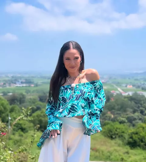 Cum i s-a părut Irinei Fodor carnea de șarpe și ce alte preparate neobișnuite a mâncat peste hotare: ”Lăcuste și greieri, tot felul de gândăcei și insecte. Mănânc toate prostiile” / EXCLUSIV