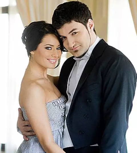 Vedete care s-au indragostit pe platourile de filmare: Smiley&Laura Cosoi, Brad Pitt si Angelina Jolie