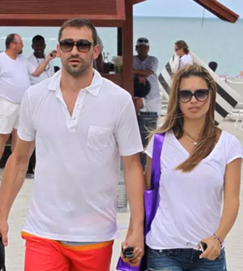 Frumoasa Adriana Lima, la plaja in Miami