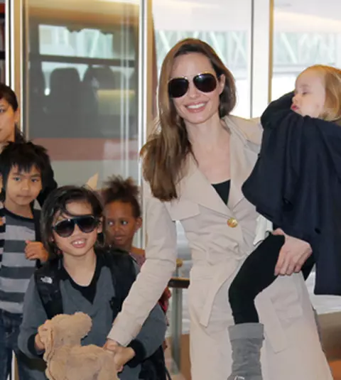 Brangelina - Cu zambetul pe buze in Japonia