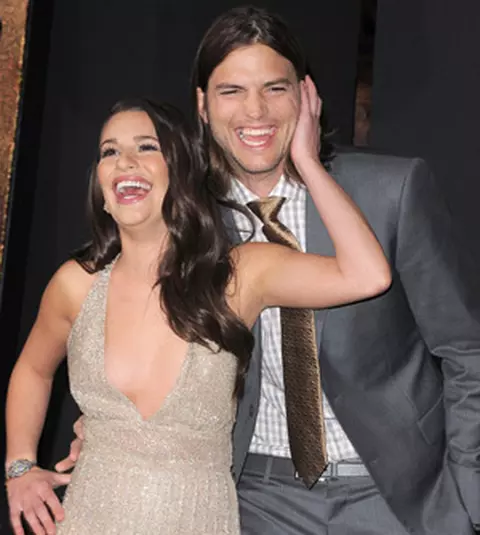 Ashton Kutcher si Lea Michele s-au distrat copios la premiera filmului "New Year's Eve"