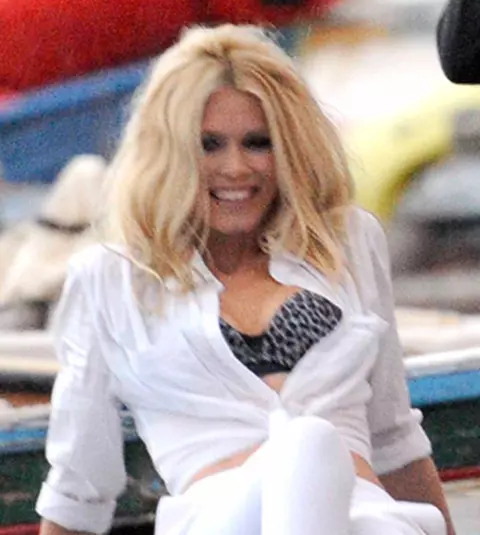 Claudia Schiffer - sedinta foto pe malul Mediteranei