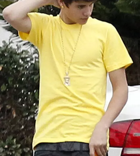 Ce parere ai despre noua culoare de par a lui Justin Bieber?