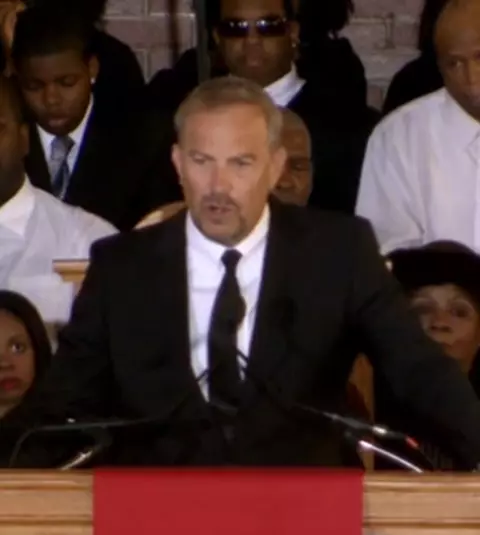 Inmormantarea lui Whitney Houston: Kevin Costner, Clive Davis, Stevie Wonder si Alicia Keys si-au adus omagiile