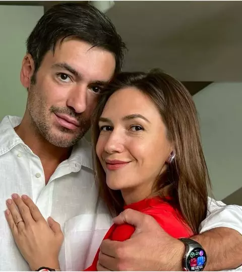 Cum arată vila în care locuiesc Adela Popescu și Radu Vâlcan. Doar patul a costat peste 20.000 de lei