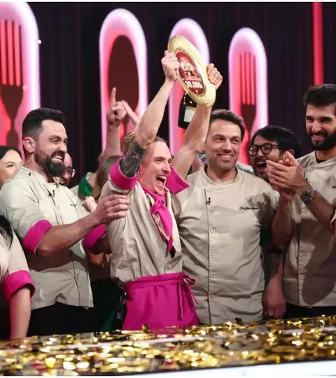Cine sunt toți câștigătorii „Chefi la cuțite”. Claudiu Gherguț a luat trofeul în sezonul 15