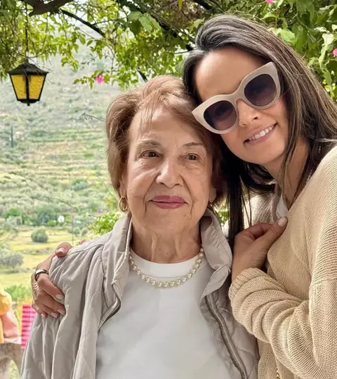 Andreea Raicu, vacanță de suflet în Grecia alături de mama ei. Imagini superbe din Atena: „E ritualul nostru, un timp doar pentru noi”