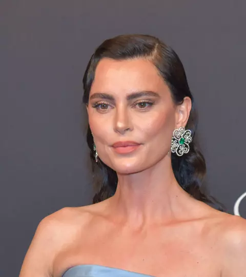Catrinel Marlon, lecție de eleganță la Cannes. Actrița a avut o apariție desprinsă de pe podiumurile de modă