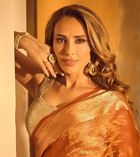 Iulia Vântur, recital într-un resort de lux din Maldive. Fosta prezentatoare TV a cântat la aniversarea căsătoriei unui miliardar