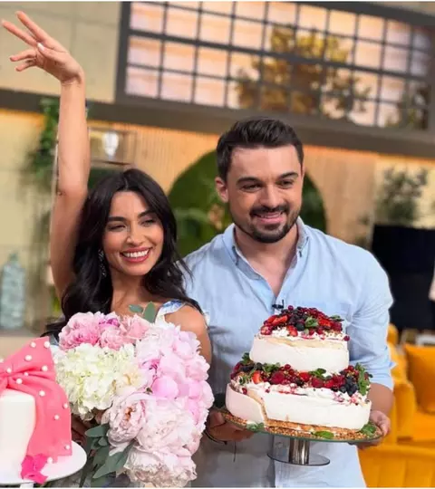 Lili Sandu, aniversare în direct! Prezentatoarea de la „Vorbește lumea” a împlinit 46 de ani. „Sunt un om norocos și iubit”