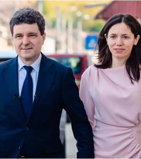 Cine este Mirabela Grădinaru, partenera de viață a lui Nicușor Dan, noul președinte al României. Sunt împreună de 20 de ani