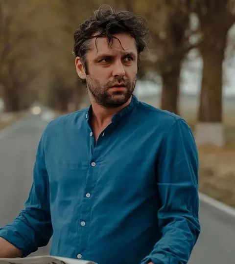 Alecsandru Dunaev, imagini rare din copilăria lui. Actorul din „Adela”, copleșit de emoții: „Un mare nod în gât!”