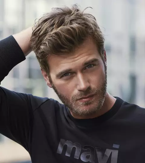 Ce mai face Kıvanç Tatlıtuğ? Actorul este implicat într-un nou proiect. Aflați despre ce e vorba