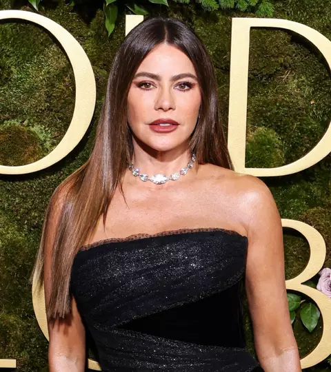 Sofia Vergara a lăsat pe toată lumea fără cuvinte în Beverly Hills. A furat privirile într-o rochie roșie ca focul: „Cum să arăți așa la peste 50 de ani?!”