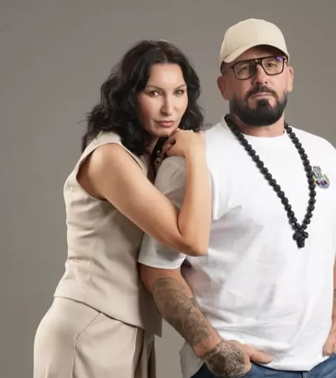 Cum arată viața lui Cătălin Zmărăndescu la Târgoviște. Gospodărie cu peste 100 de păsări și liniștea departe de București