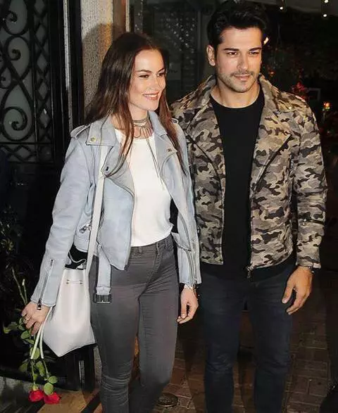 S-au terminat filmările la „Dragoste infinită”. Ce face acum Burak Özçivit (1)