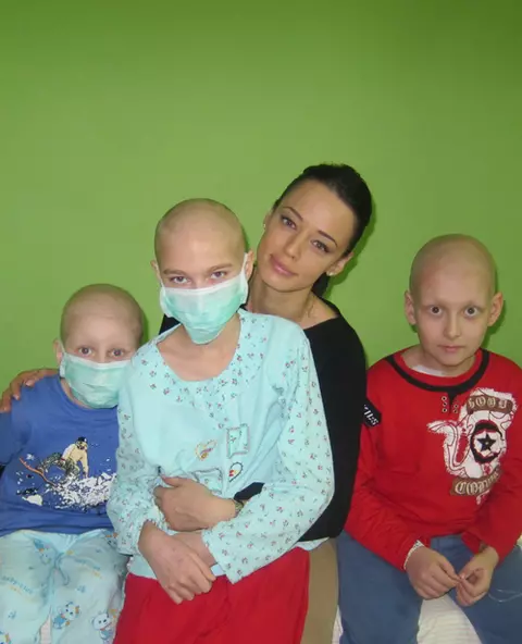 Andreea Raicu sustine Asociatia “Salveaza vieti”