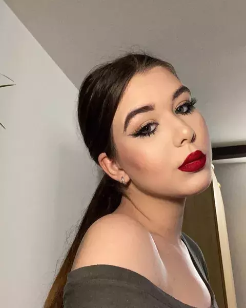 busuioc.natalie_152503683_135550238429707_1644237542365653558_n