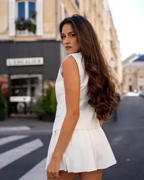 oana zara 23