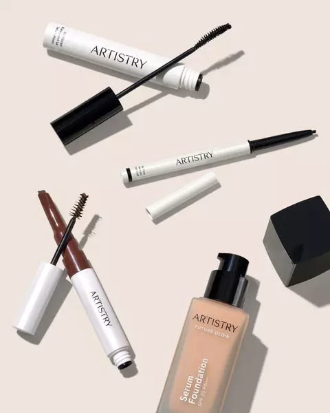 Artistry lansează două colecții de make-up dedicate frumuseții naturale!
