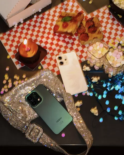 Accesoriul statement al sezonului: telefonul care intră în mini bag. Nu mai e doar tech, e un fashion essential