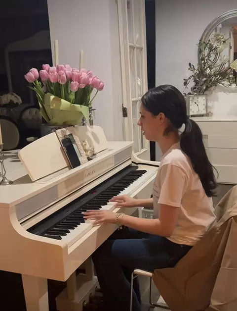 andreea-marin-violeta (2)